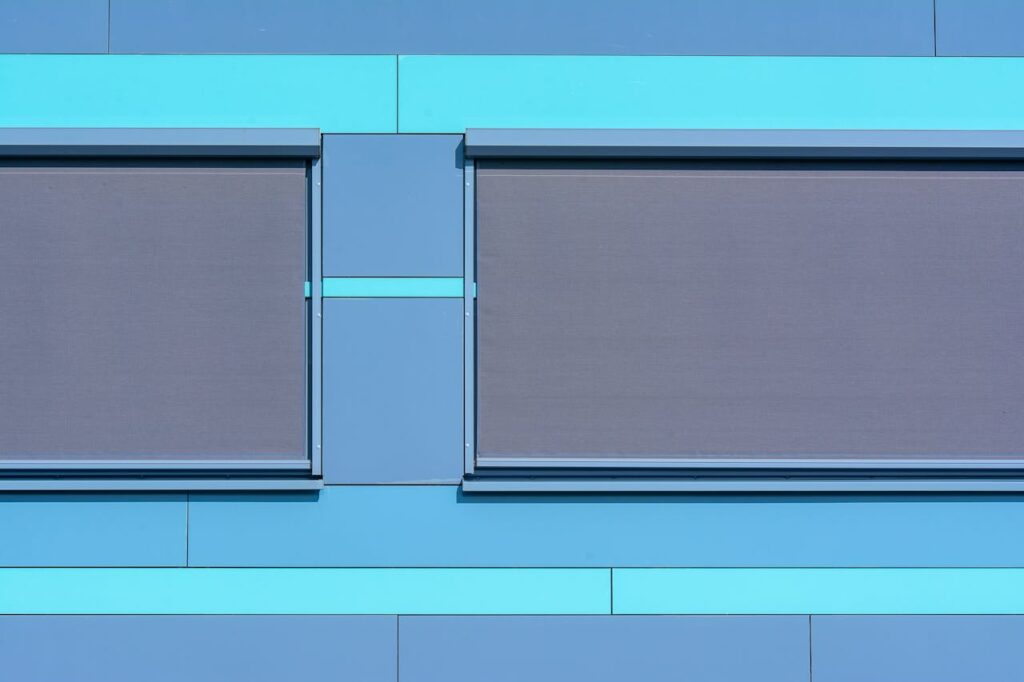 Store thermique anti froid : comment comparer et installer le modèle adapté